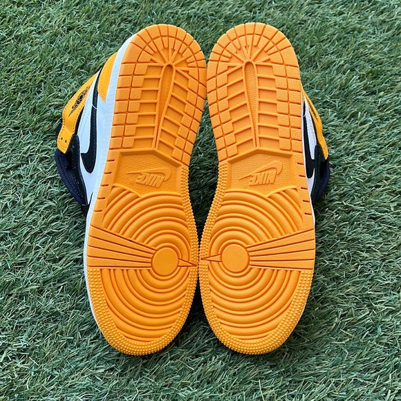 Air Jordan 1 Retro High OG - Picture 5 of 5